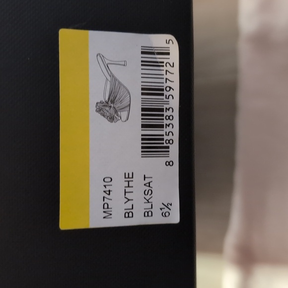 Badgley Mischka Blythe Slide with Floral Detail - Picture 8 of 9